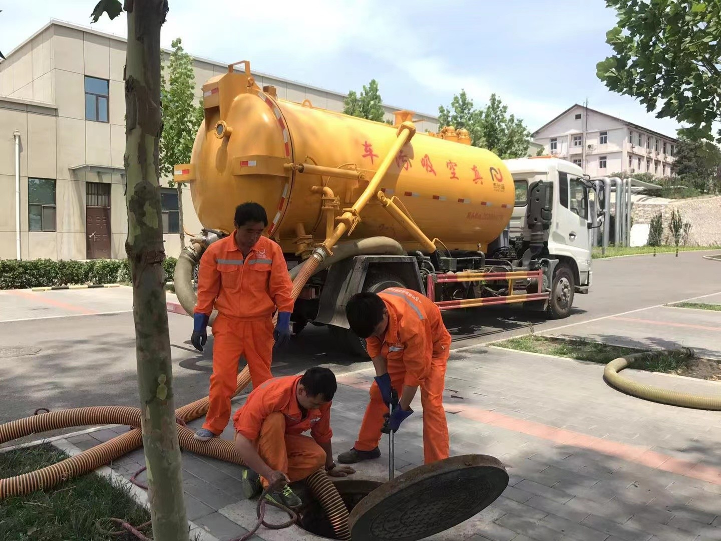 眉县化粪池清理与5-8吨吸粪车施工效率分析